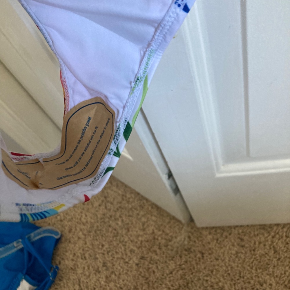 Swim suit - Picture 4 of 5